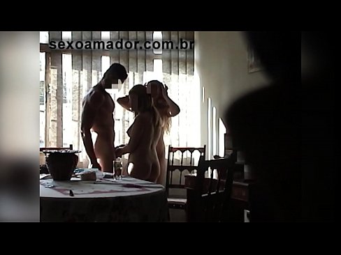 ❤️ Els amics sexuals conviden un home gegant i un trio amb ell ❤️ Porno al ca.pornodil.ru ❌